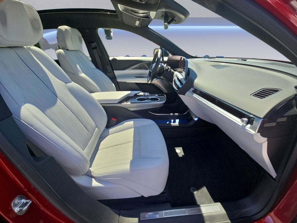 2024 Cadillac LYRIQ Sport 2
