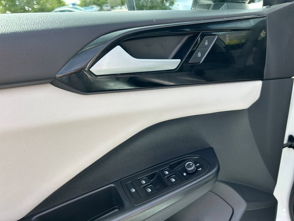 2025 Volkswagen Taos S