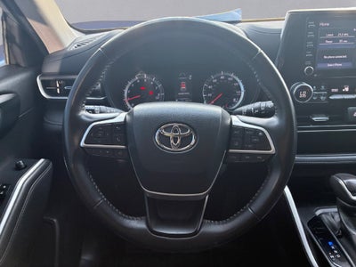 2022 Toyota Highlander LE