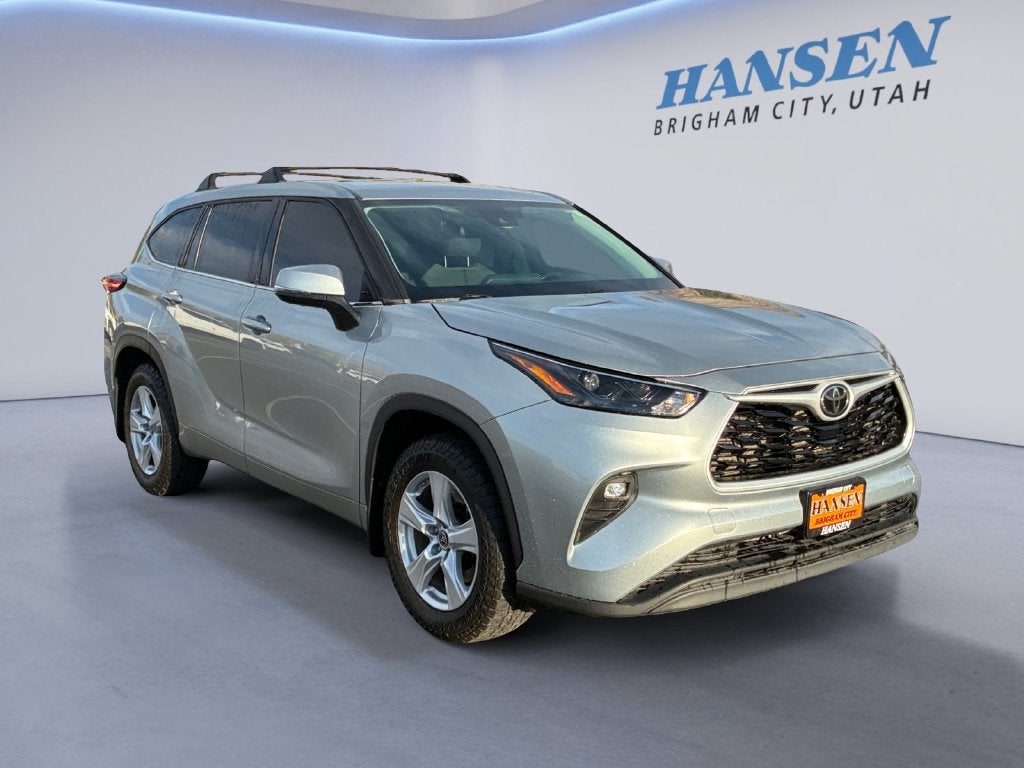 2022 Toyota Highlander LE