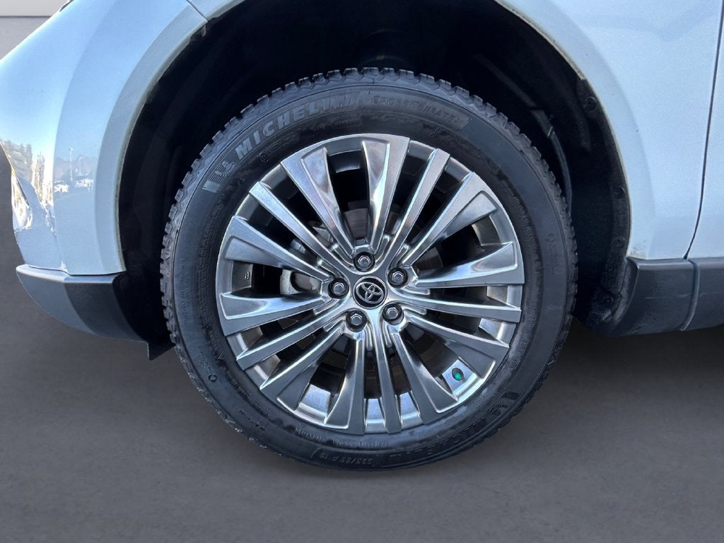 2024 Toyota Venza LE